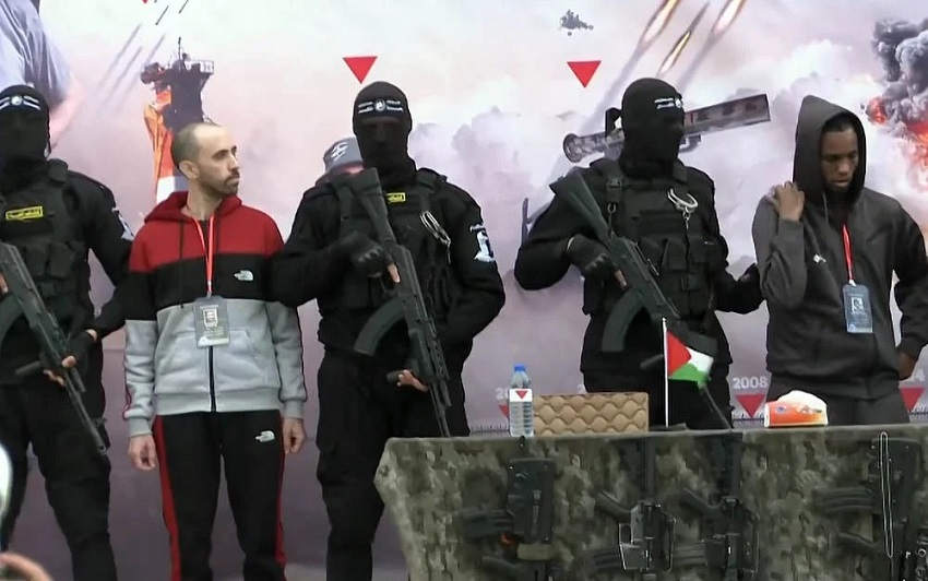 Laba maxbuus oo lagu soo bandhigay Rafah.jpg